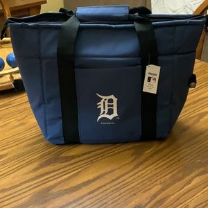 NWT Detroit Tigers Zip Up Soft Side Cooler